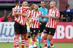 冲刺阶段荷甲传出新动向，武汉三镇官宣签约，管理层表态：态度坚定，医务组通报恢复的简单介绍-乐鱼体育