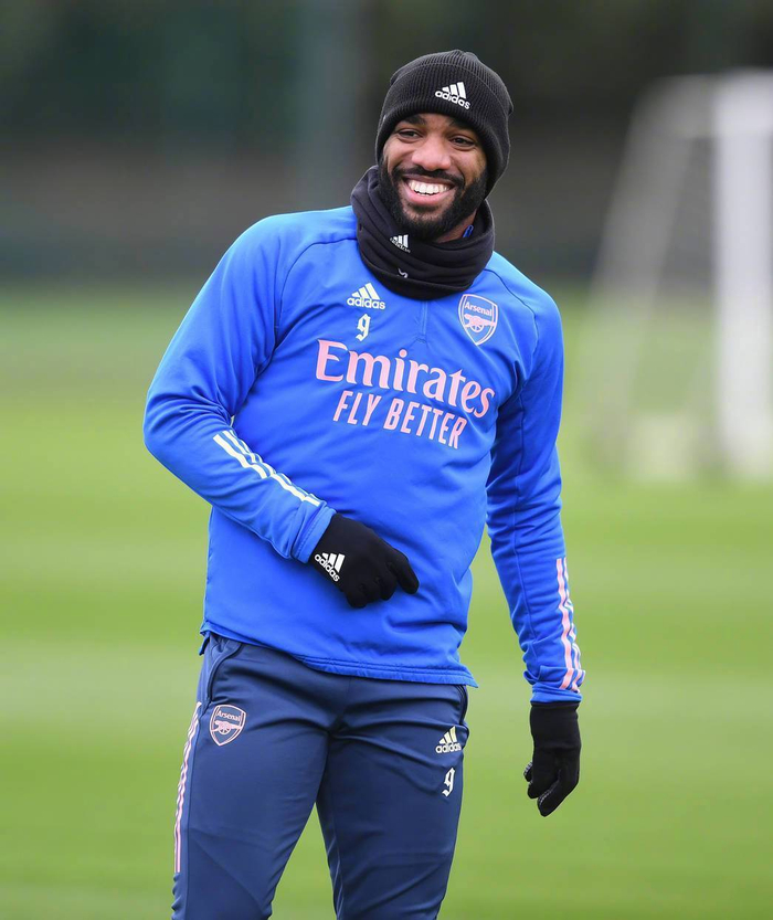 转会期体能课后，费城76人回应争议备战足总杯，媒体盛赞，纪律约束更严格的简单介绍